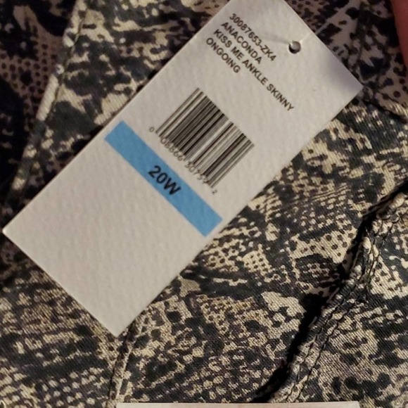 Jessica Simpson Women's Kiss Me Skinny Ankle Jeans Anaconda snake plus size 20W - Picture 7 of 9